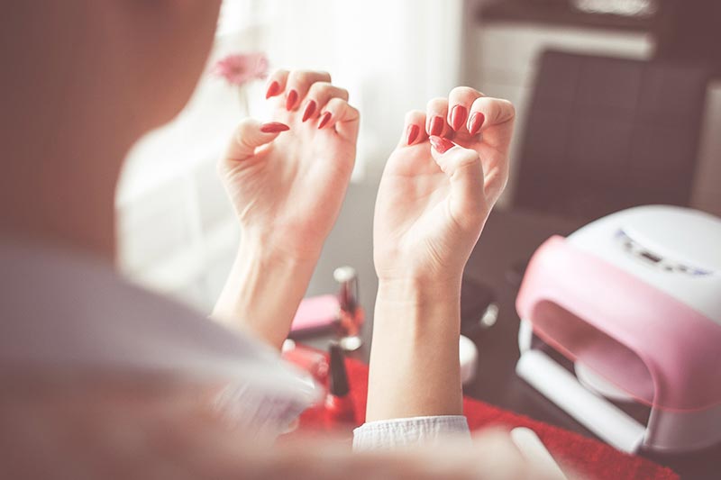 Jak pielęgnować paznokcie domowymi sposobami?